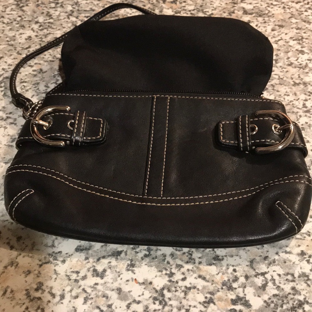 Coach - Picture 4 of 6